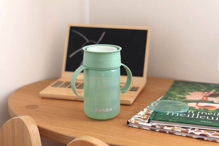 Kubek treningowy 360° - sage green / Beaba