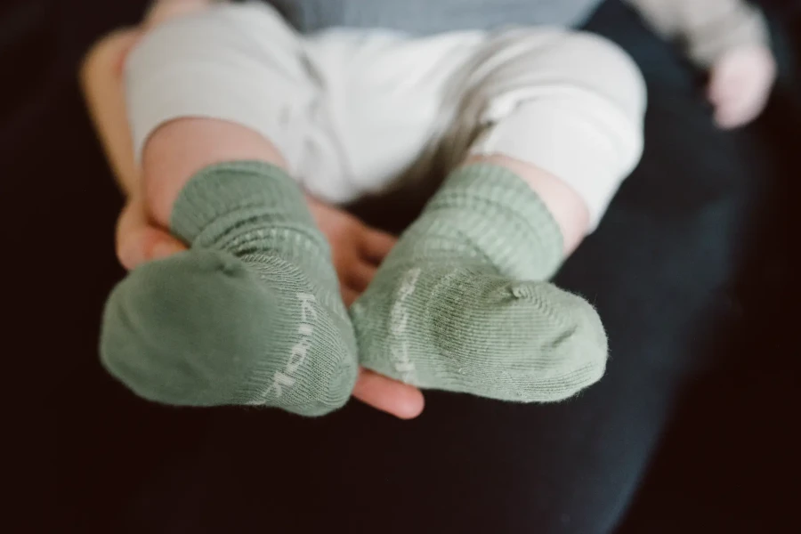 Skarpetki niemowlęce Stay-on-Socks, Calming Green / KipKep