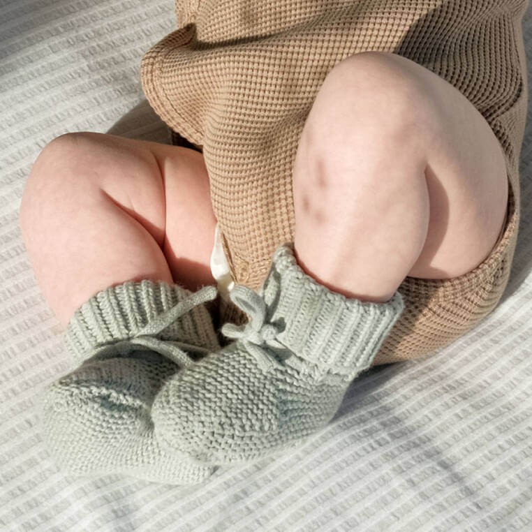 Buciki niechodki dziergane bawełniane 0-6 m. - Silk / Lodger