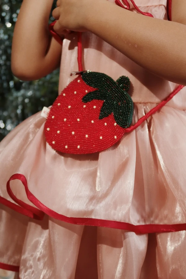 Torebka dziecięca koralikowa - Strawberry Rio Red / Konges slojd
