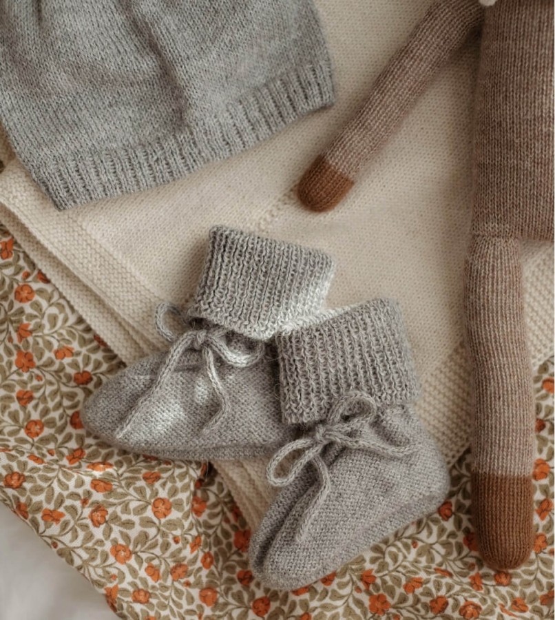 Dziergane buciki niechodki - grey / Main Sauvage