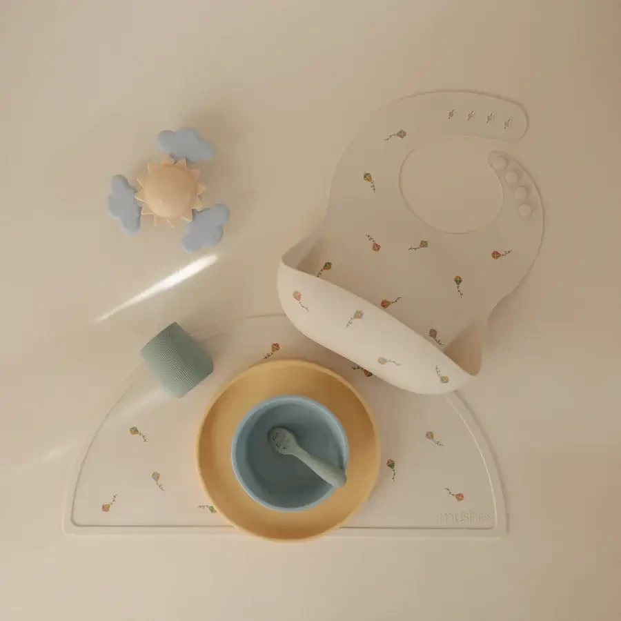 Śliniak silikonowy Kites / Mushie