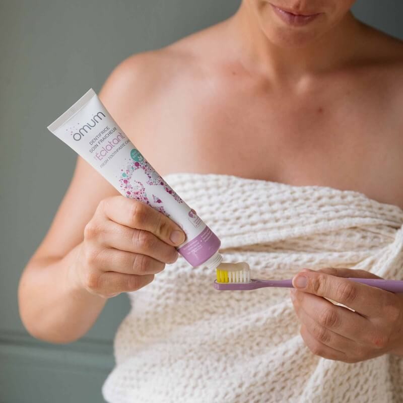 Naturalna pasta do wrażliwych zębów i dziąseł, bez fluoru, dla kobiet w ciąży i karmiących, Cosmebio, 75 ml / Omum