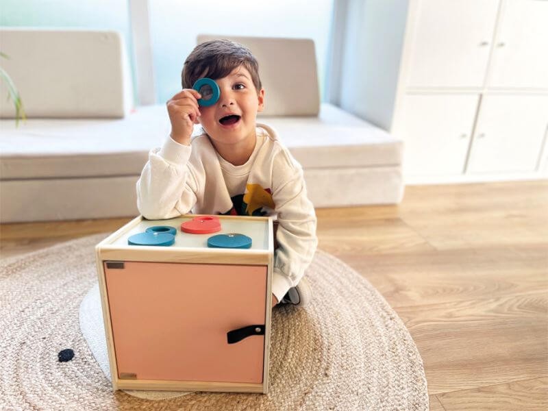 Drewniana skrzynka sensoryczna / Small Foot