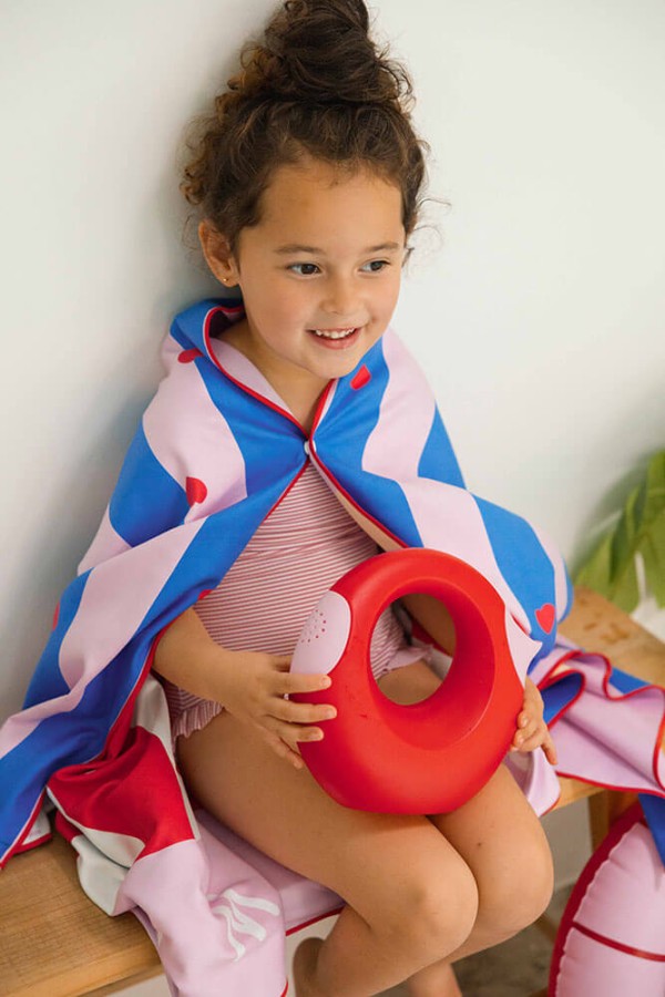 Dwustronny ręcznik plażowy PlayTowels - Lighthouse Cherry / QUUT