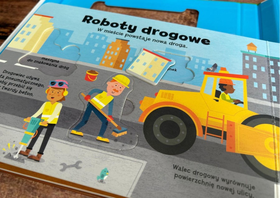 Na budowie. Akademia Mądrego Dziecka. Uczymy się i bawimy / HarperCollins