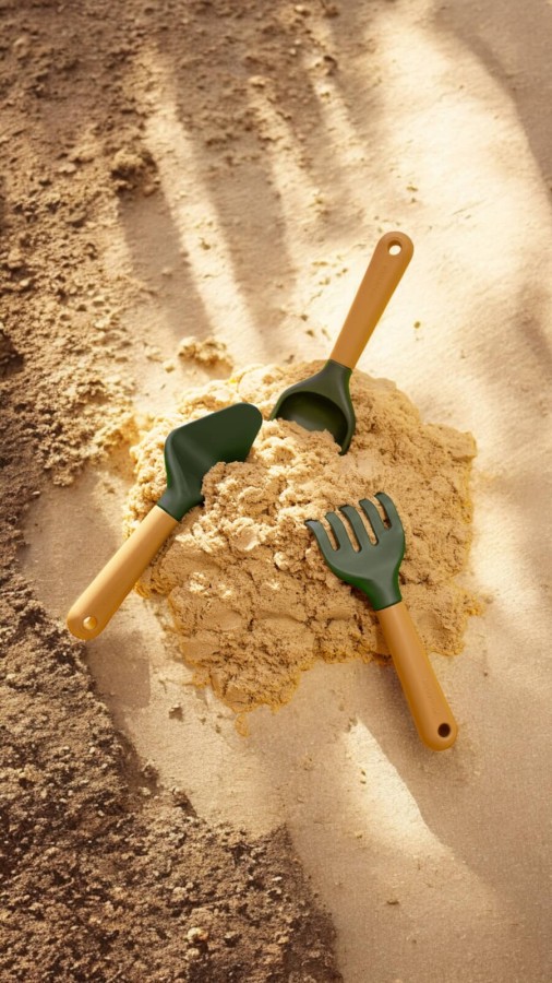 Zestaw zabawkowych narzędzi ogrodowych do ćwiczenia motoryki małej, grabki, szpadel, łopatka, bio plastik / ChildGen