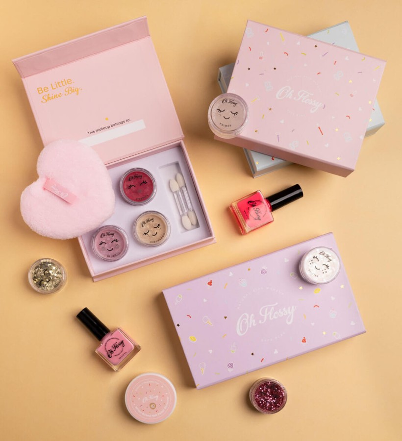 Mini naturalny zestaw do makijażu, cienie do powiek, róż, pomadka i akcesoria / Oh Flossy