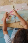 Książeczka z naklejkami wielorazowego użytku - blush / Konges slojd