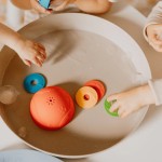 Silikonowe kubeczki, miseczki do układania i do wody z tonącymi dyskami Cups Rainbow / Jellystone