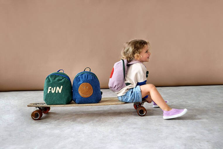 Ultrawygodne elastyczne trampki dziecięce z antypoślizgową podeszwą Splash & Fun lilac / Lassig