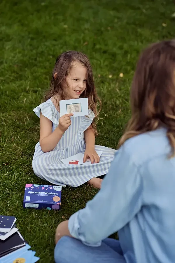 Gra przeciwieństw - zestaw gier karcianych + mini e-book 2+ / rozwojowa mama
