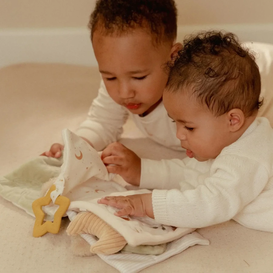 Duża książeczka sensoryczna Newborn Naturals / Little Dutch 