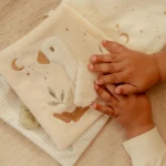 Duża książeczka sensoryczna Newborn Naturals / Little Dutch 