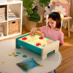 Edukacyjny podświetlany stolik do rysowania Look & Shine / B.Toys