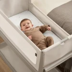 Wielofunkcyjne łóżeczko dostawne SnuzPod5 - pebble / Snuz