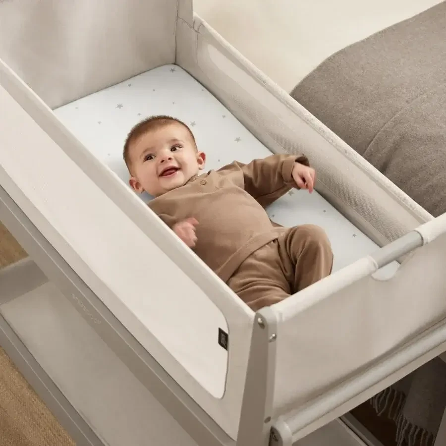 Wielofunkcyjne łóżeczko dostawne SnuzPod5 - pebble / Snuz