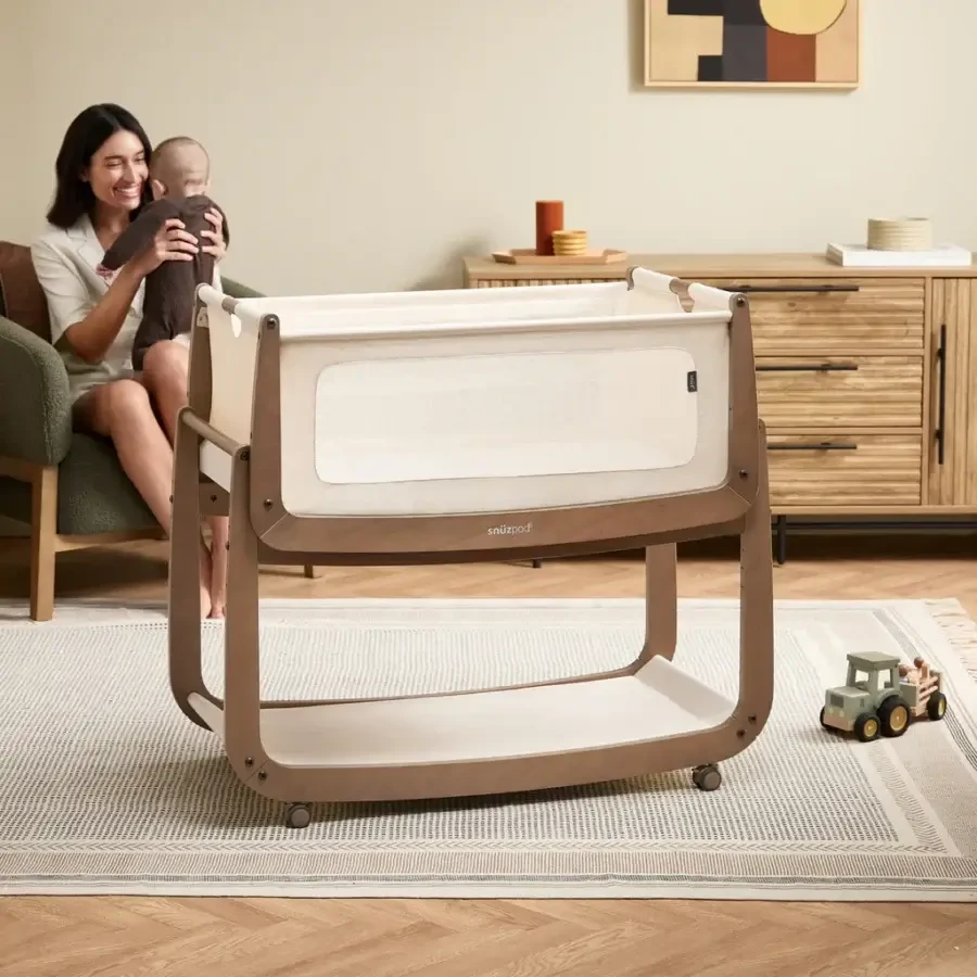 Wielofunkcyjne łóżeczko dostawne SnuzPod5 - walnut / Snuz