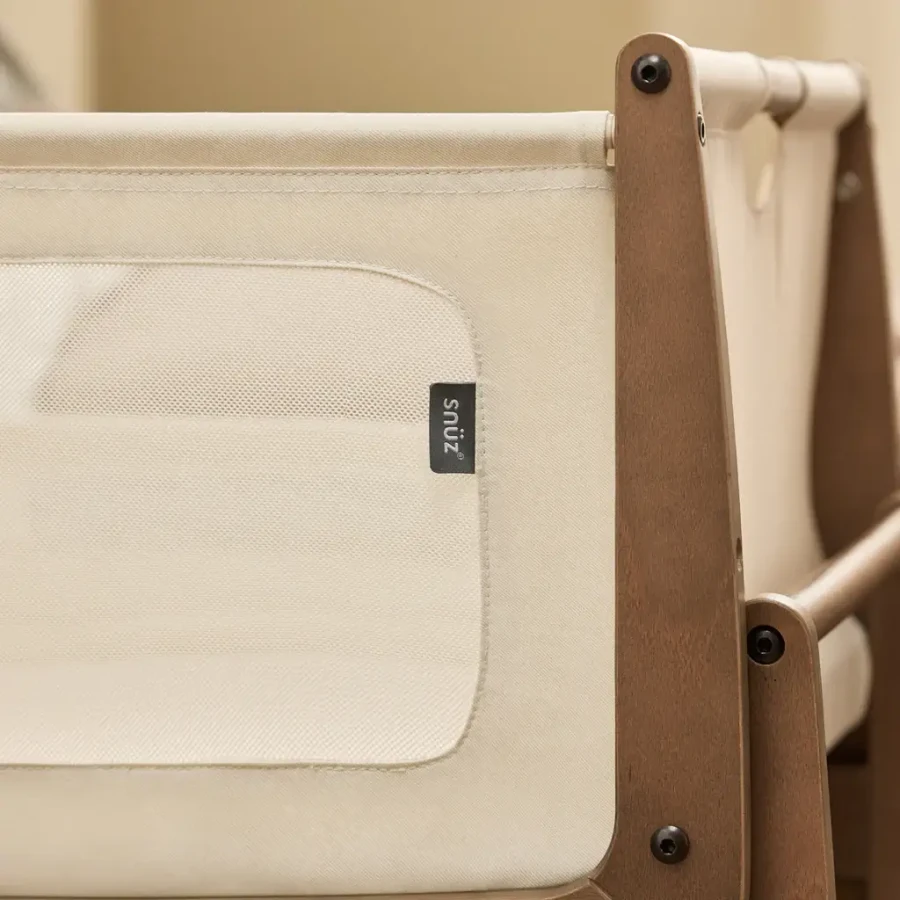 Wielofunkcyjne łóżeczko dostawne SnuzPod5 - walnut / Snuz