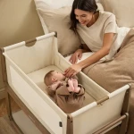 Wielofunkcyjne łóżeczko dostawne SnuzPod5 - walnut / Snuz