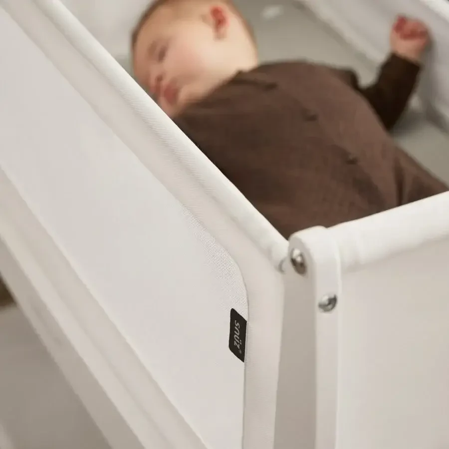 Wielofunkcyjne łóżeczko dostawne SnuzPod5 - white / Snuz