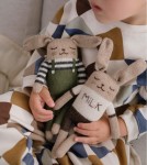 Dziergany królik z wełny alpaki - olive overalls / Main Sauvage
