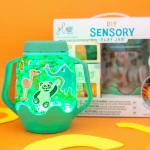 Zestaw sensoryczny DIY, świecący słoik z brokatami i figurkami Fun Fillers + naklejki gratis - ZOO / Glo Pals