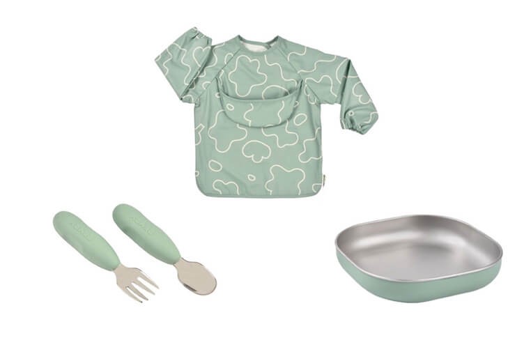 Zestaw prezentowy First Meals 3w1 (talerzyk + zestaw sztućców + śliniak) Sage green / Beaba