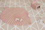 Mata do zabawy z bawełny organicznej w kształcie liścia - Sea Shell / Toddlekind