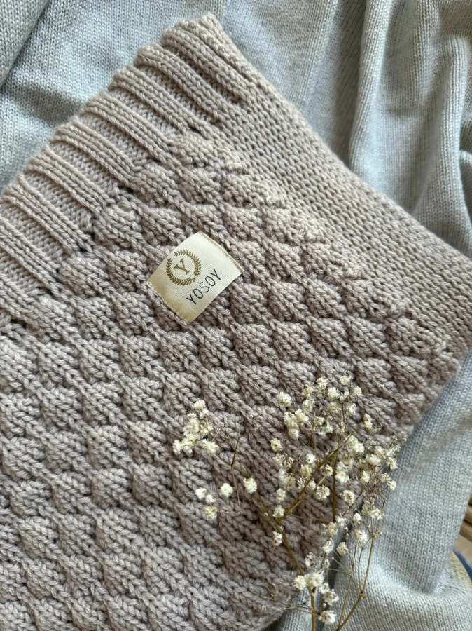 Koc dziany 100% merino wool BUBBLES cocoa milk / YOSOY