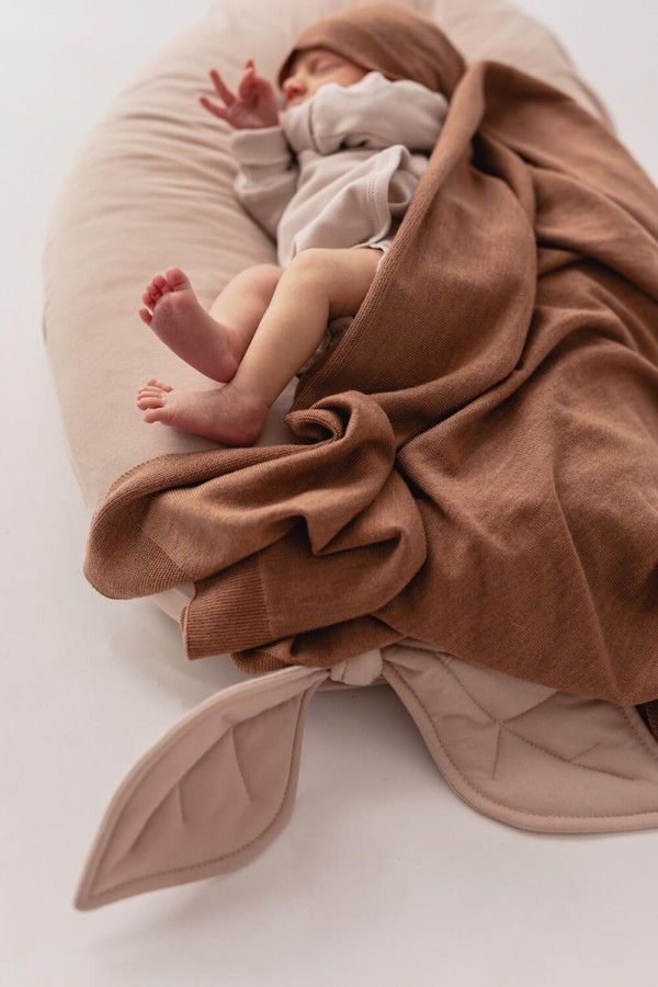 Poduszka ciążowa uniwersalna NEST - nugat / Puuki