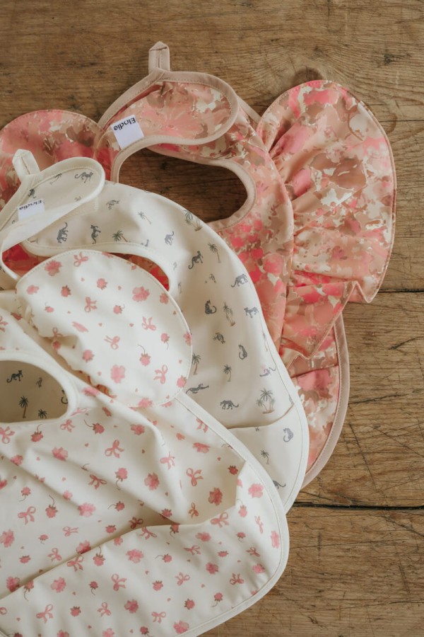 Śliniaczek - river rose / Elodie Details