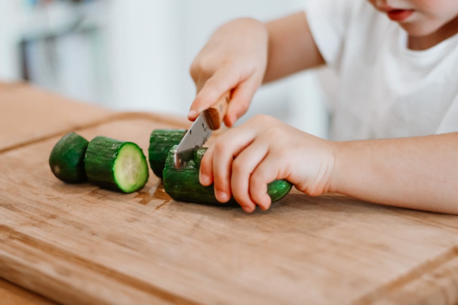 Bezpieczny nóż do nauki krojenia dla dzieci WOOD / KiddiKutter