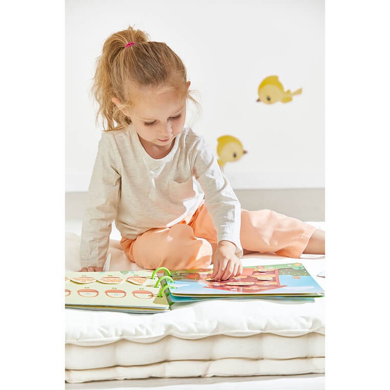 Książeczka z zadaniami Busy Book Farma 3+ / Janod