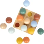 Edukacyjny sorter Montessori z drewnianymi kulkami i planszą / Small Foot
