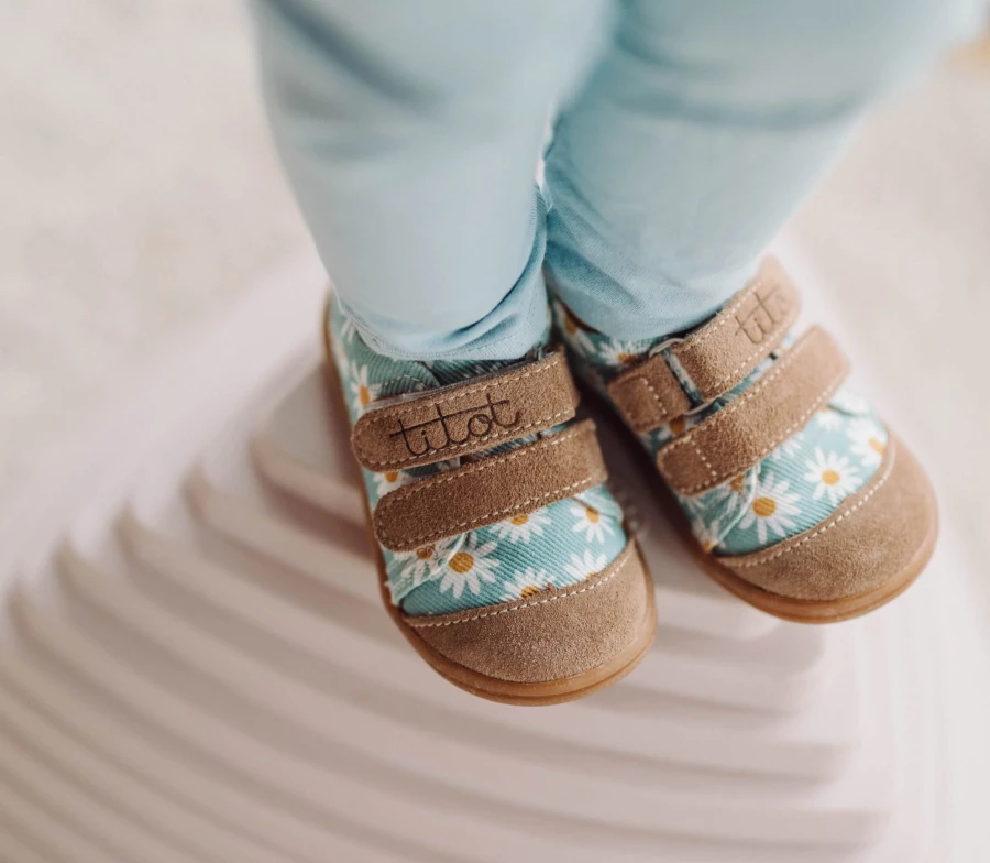 Trampki na plac zabaw, do żłobka, przedszkola - BLUE DAISY / TITOT
