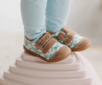 Trampki na plac zabaw, do żłobka, przedszkola - BLUE DAISY / TITOT