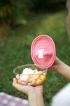 Innowacyjny pojemnik na przekąski FINGER SNACK BOWL - Peony Pink / Monchi