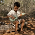 Drewniana gitara zielona Safari Friends FSC / Little Dutch