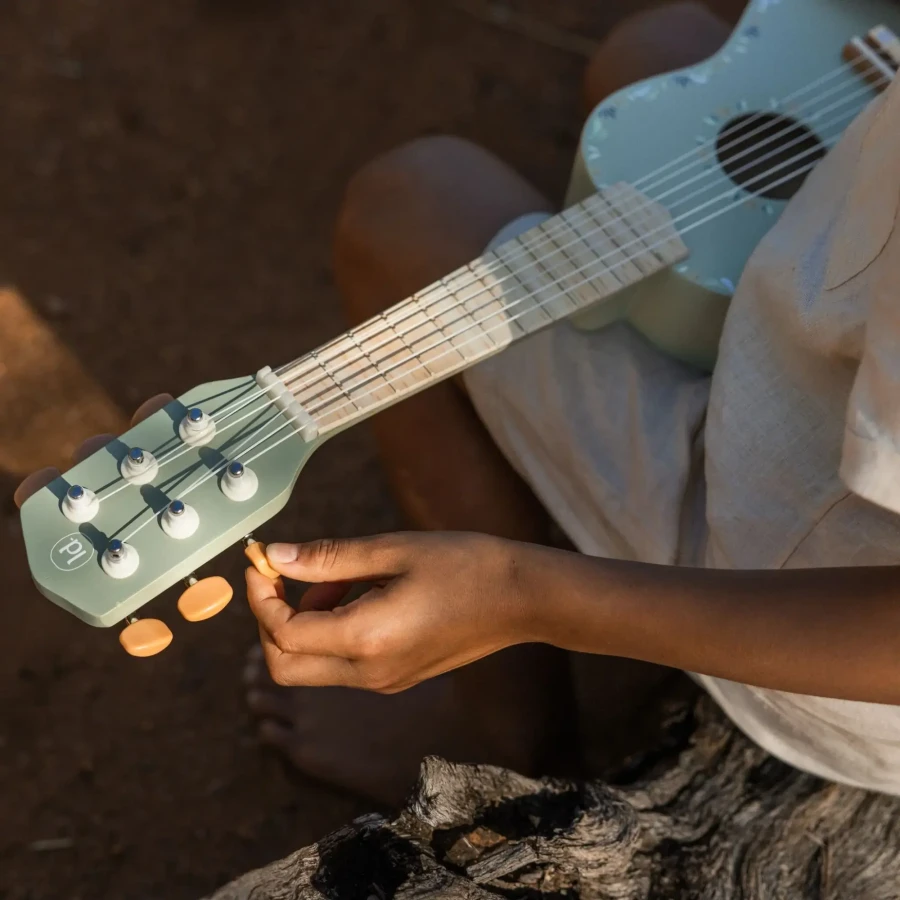Drewniana gitara zielona Safari Friends FSC / Little Dutch