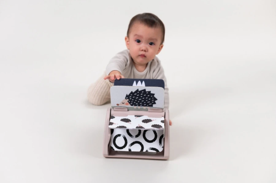 Obracająca się książeczka grzechocząca Tummy Time - Czarno-Biała / Taf Toys