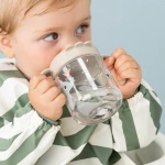 Kubek niekapek z uchwytami Playground Green, 260ml / Done by Deer
