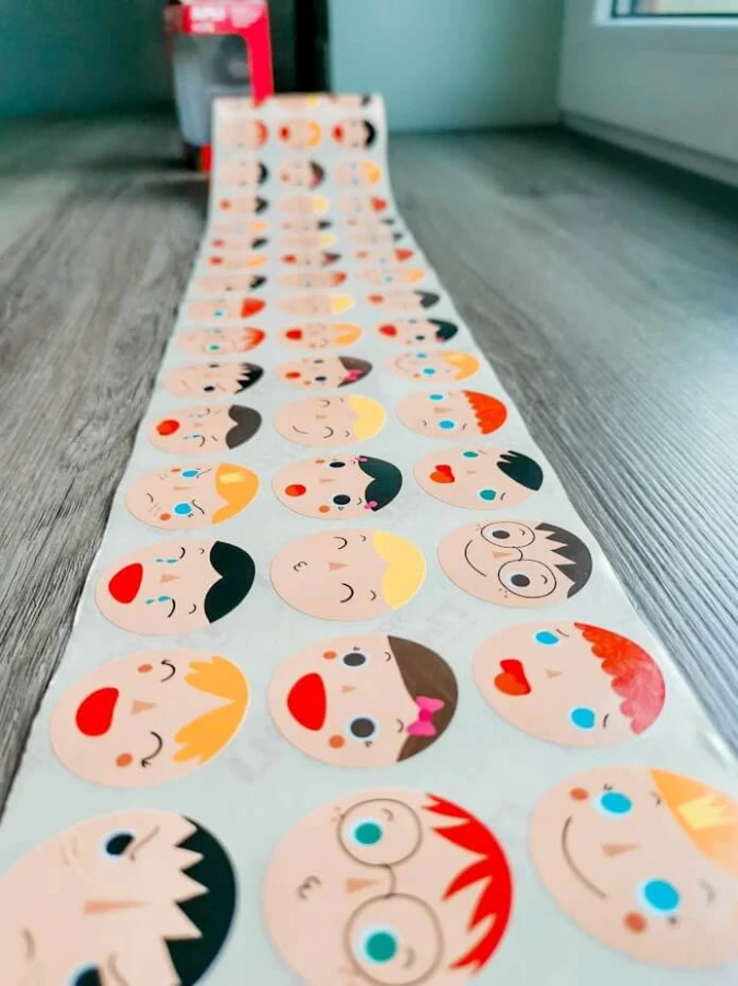 Zestaw naklejek w rolce - Emocje, 360szt. / Apli Kids