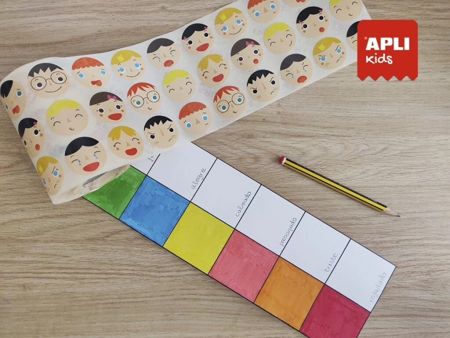 Zestaw naklejek w rolce - Emocje, 360szt. / Apli Kids