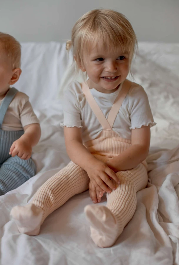Rajstopki bawełniane ze stopkami Hippy Footed - Silky Peach / Silly Silas