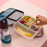 Silikonowy wkład do lunchboxa z dodatkowymi przegródkami, Berry / b.box