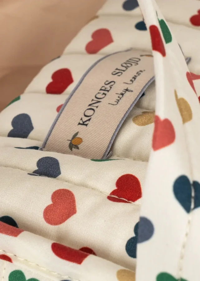 Lalka Lola z nosidełkiem - coeur coloré / Konges slojd