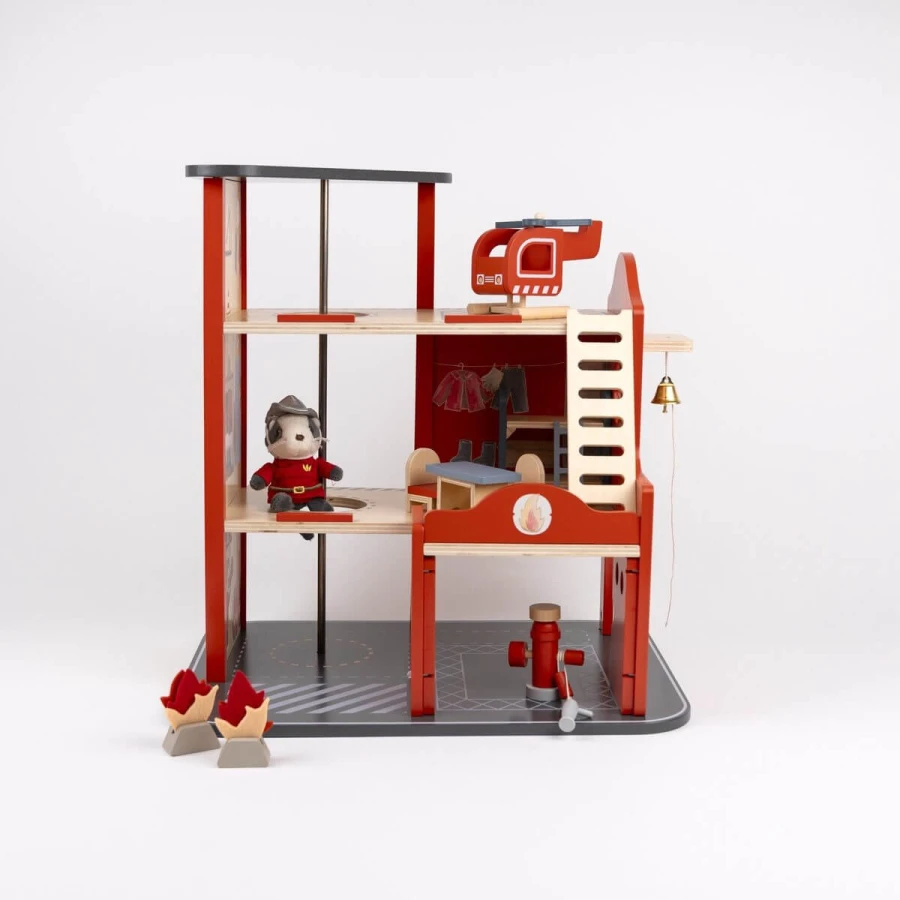Remiza strażacka z akcesoriami i figurką przyjaciela / Egmont Toys