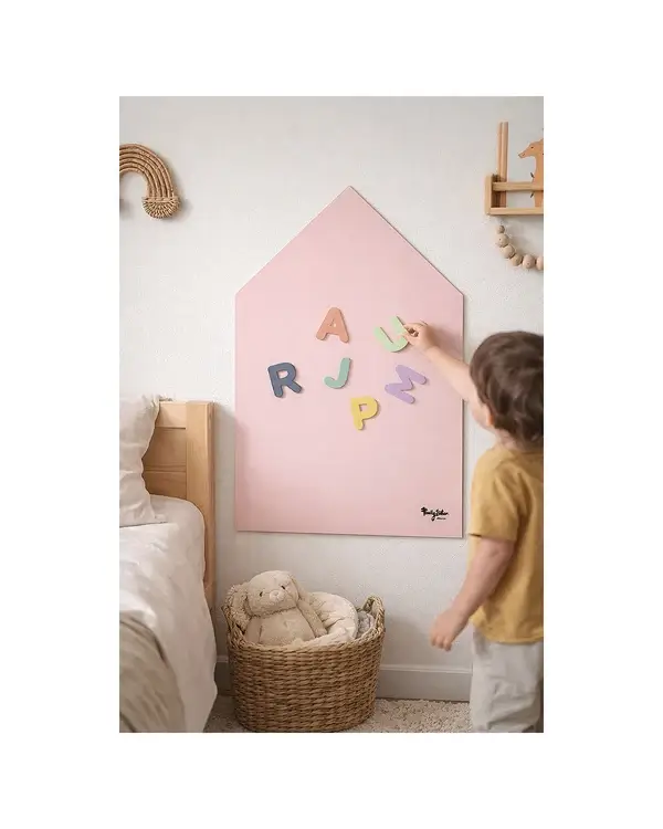 Magnetyczna tablica samoprzylepna MagneKids House 70×44 - Dusty Pink / Family Nation