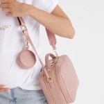 4842-joissy-organizer-do-wozka-listonoszka-dla-mamy-vera-chic-pink-rozowa-na-modelce-2.jpg